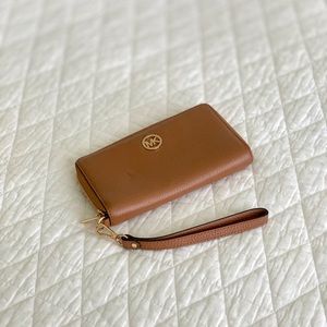 Michael Kors brown leather wristlet wallet